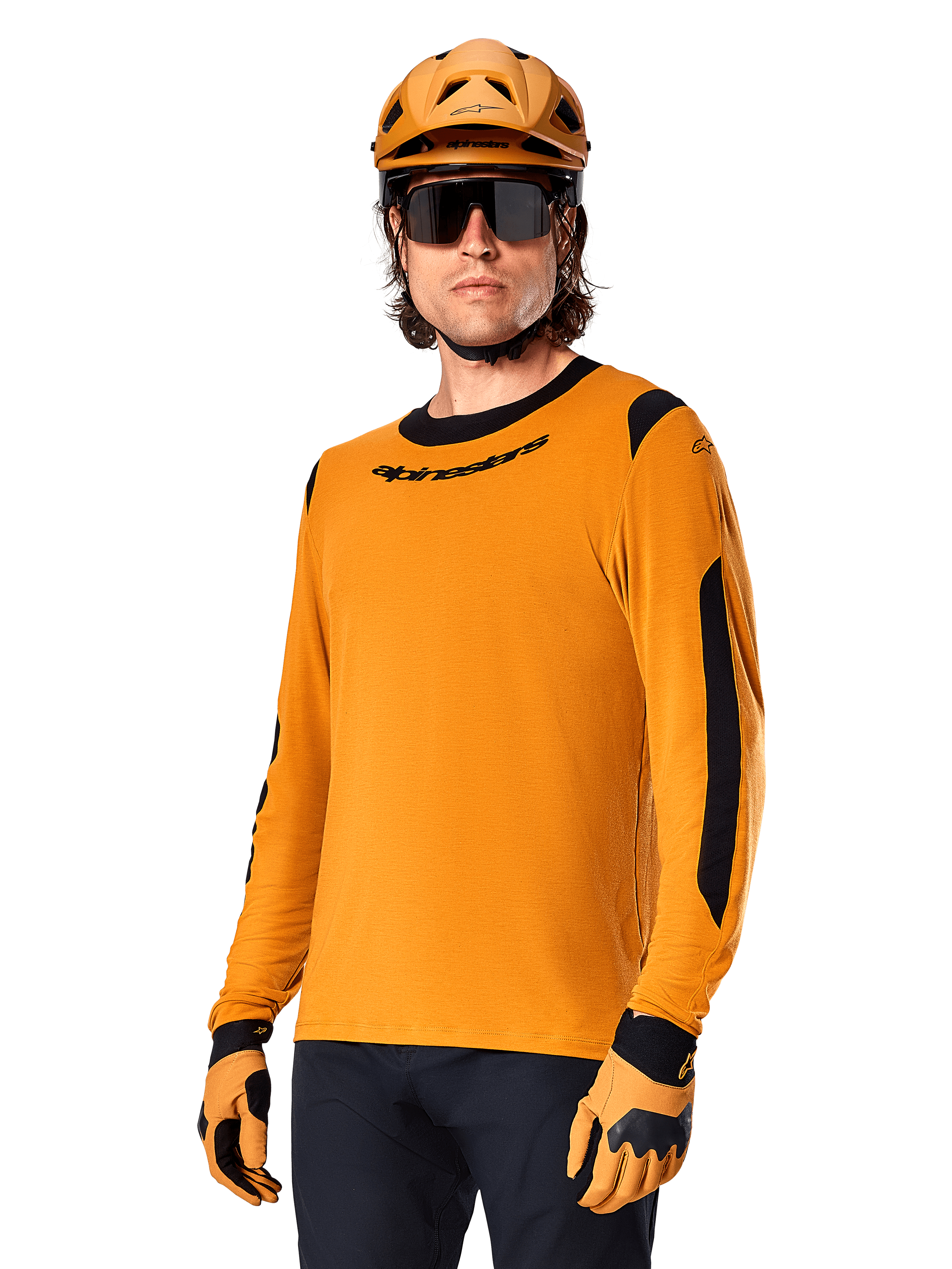 Alpinestars A-Dura Dri Wool Jersey a maniche lunghe, maglia da MTB mountain bike, oro scuro e nero, con misto lana merino traspirante e pannelli in rete, ciclista con casco, occhiali da sole e guanti coordinati