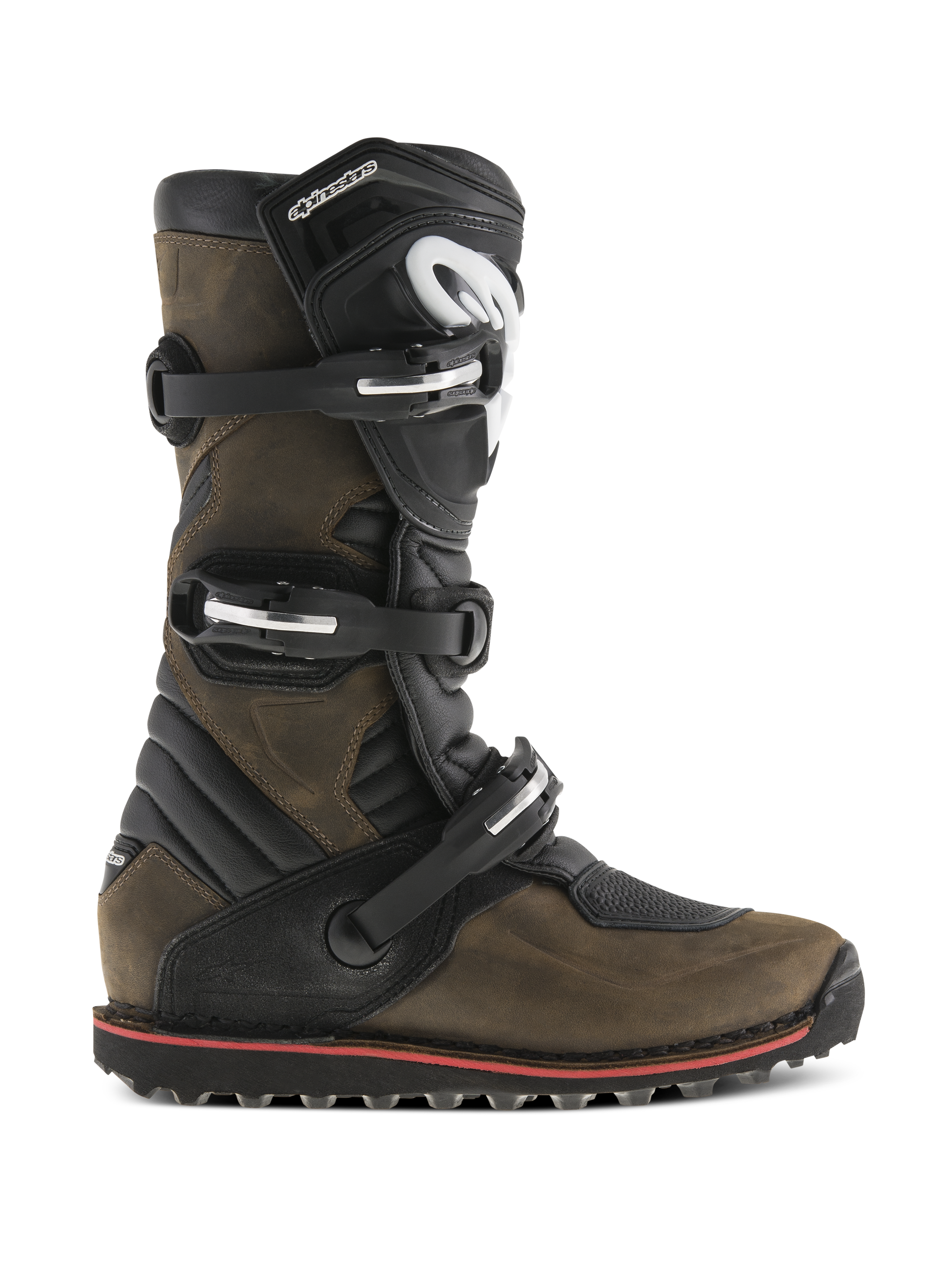 Stivali Alpinestars Tech-T, stivali da moto per trial, marrone oliato e nero, vista di profilo con sistema di chiusura a tre fibbie, placca parastinchi ergonomica con logo bianco, suola testurizzata con dettaglio rosso, progettati per il trial off-road