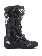Stivali Alpinestars Tech 10, stivali da motocross, nero, vista laterale con loghi a stella Alpinestars bianchi e branding Tech 10, sistema di chiusura a tre fibbie, robusta struttura in TPU e microfibra per gare off-road professionali