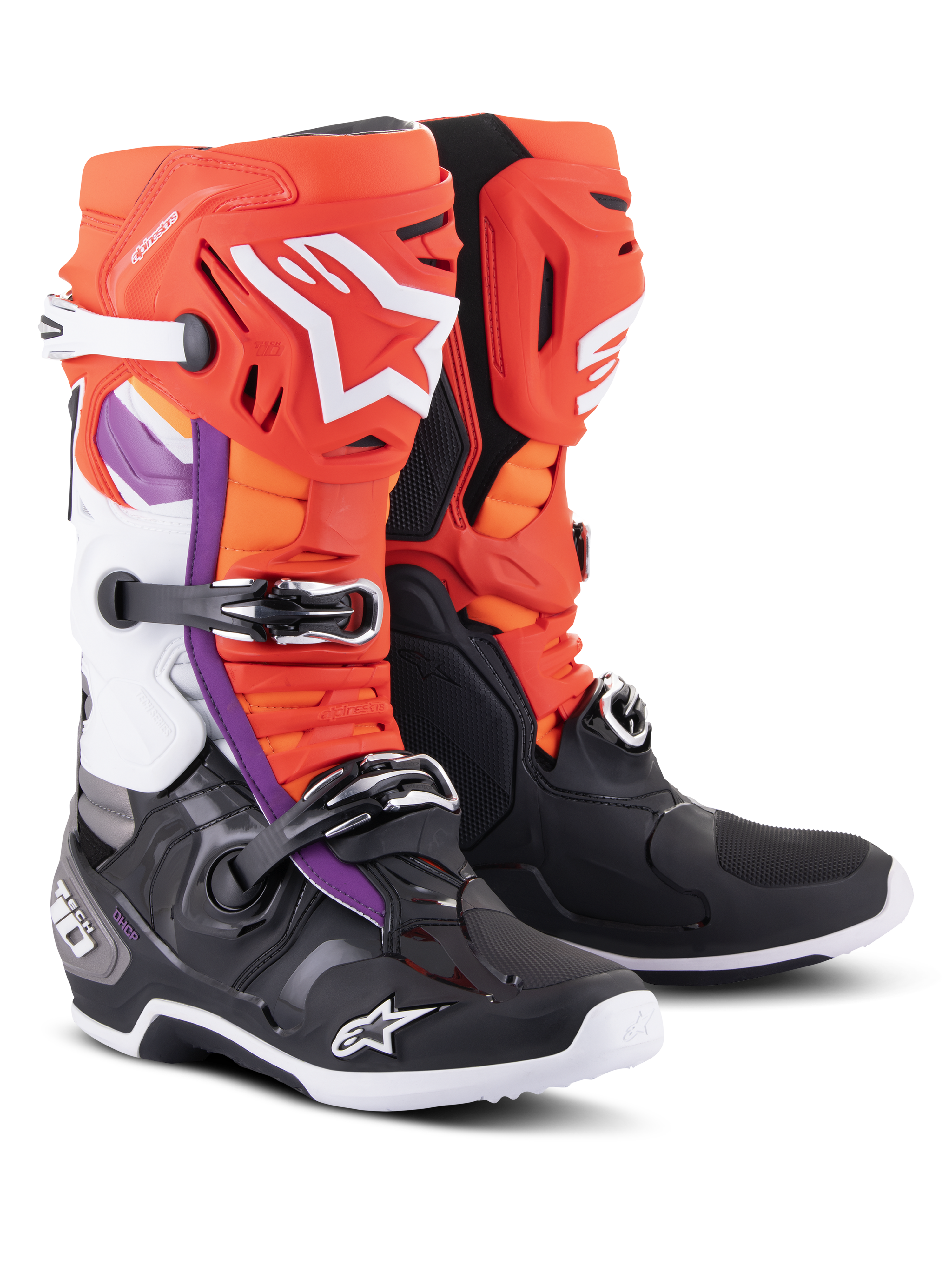 Alpinestars Tech 10 Boots, stivali da motocross, nero e arancione fluo con accenti rossi e viola, con sistema di chiusura a tripla fibbia, loghi Alpinestars bianchi su stinco e punta e guscio in TPU resistente per prestazioni da gara fuoristrada