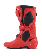 Stivali Alpinestars Tech 10, stivali da motocross, rosso acceso, profilo laterale con pannelli protettivi neri e accenti bianchi, calzatura professionale da gara off-road con calotta in TPU e sistema di fibbie
