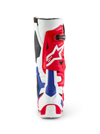 Stivali Alpinestars Tech 10 Limited Edition Fortitude, vista posteriore, colorazione patriottica rossa, bianca e blu, tomaia rossa con logo a stella bianco e protezione del tallone blu, calzature professionali da motocross
