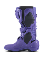 Stivali Alpinestars Tech 10, stivali da motocross, Ultraviolet Black, vista laterale di profilo, guscio in TPU viola vibrante con accenti neri e bianchi, sistema di chiusura a fibbia avanzato e pannelli protettivi rinforzati per prestazioni fuoristrada