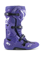 Alpinestars Tech 10 Boots, stivali da motocross fuoristrada, viola ultravioletto con dettagli neri e bianchi, chiusura a tripla fibbia, loghi stella bianchi, marchio Tech 10 sul tallone, suola robusta, calzatura protettiva ad alte prestazioni