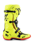 Stivali Alpinestars Tech 10, stivali da competizione motocross, giallo fluo con accenti neri e rossi, vista laterale con tripla chiusura a fibbia, placca parastinchi rinforzata, suola rossa ad alta trazione e protezione tallone DHCP, equipaggiamento professionale da moto fuoristrada