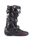 Stivali Alpinestars Tech 10 Enduro, stivali da motocross e fuoristrada, nero con accenti bianchi e rossi, sistema di chiusura a tre fibbie, parastinchi e protezione tallone in TPU, suola enduro robusta, iconico logo a stella, protezione racing premium