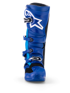 Alpinestars Yamaha Tech 7 Boots, stivali da motocross, blu e bianco, vista frontale, con logo Astar bianco, sistema di fibbie argentate e robusta scocca protettiva in TPU per gare di motocross