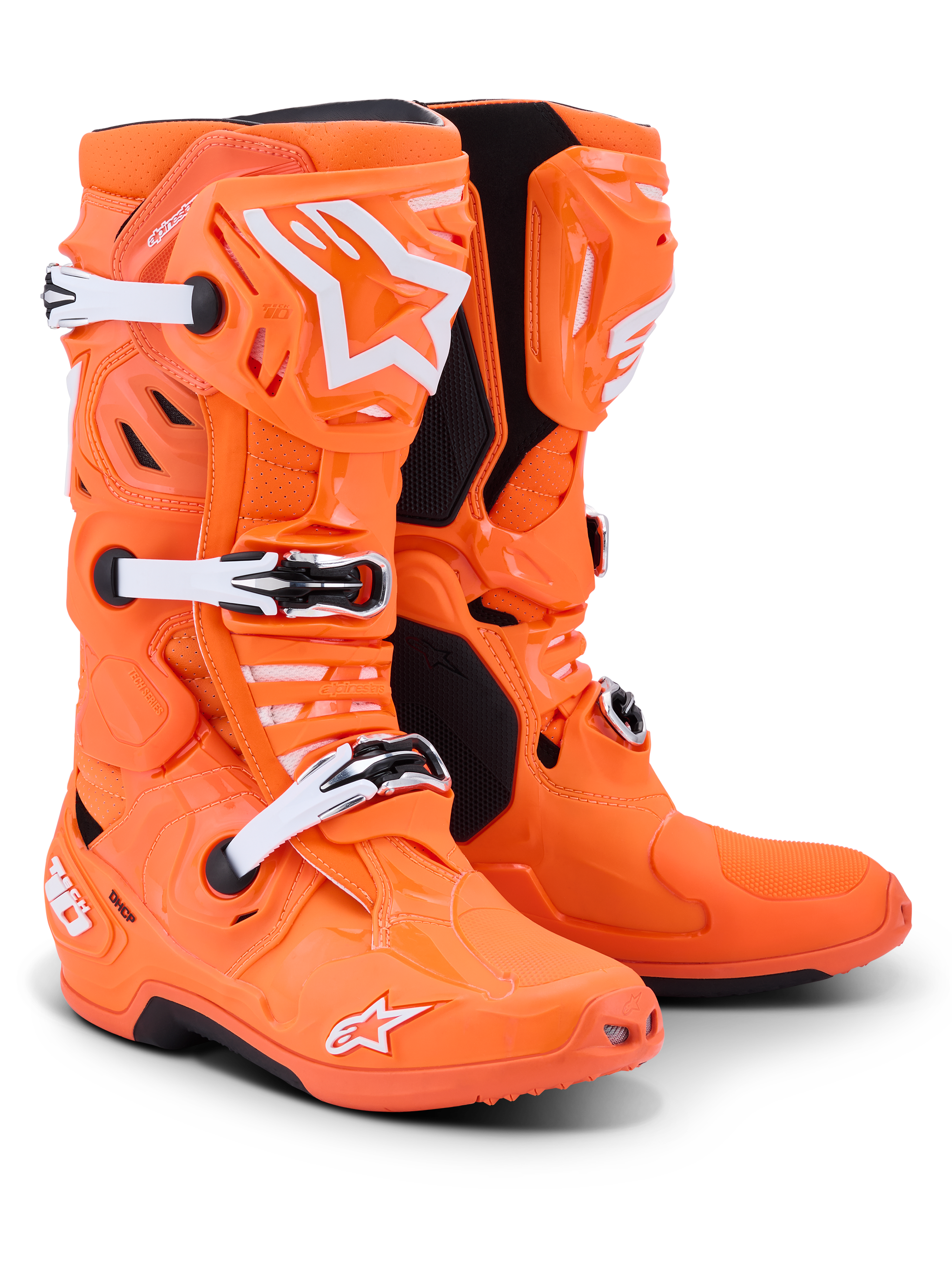 Stivali Alpinestars Tech 10 Supervented, stivali da motocross, arancione fluo con accenti bianchi e neri, dotati di fibbie regolabili bianche, placca tibiale in TPU ventilata e logo Alpinestars in evidenza, calzature ad alte prestazioni per gare fuoristrada