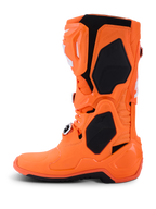 Alpinestars Tech 10 Supervented Boots, stivali da motocross, arancione fluo e nero, vista laterale, caratterizzati da guscio in TPU ventilato, pannelli in mesh per il flusso d'aria e sistema di fibbie regolabili, equipaggiamento da gara off-road ad alte prestazioni