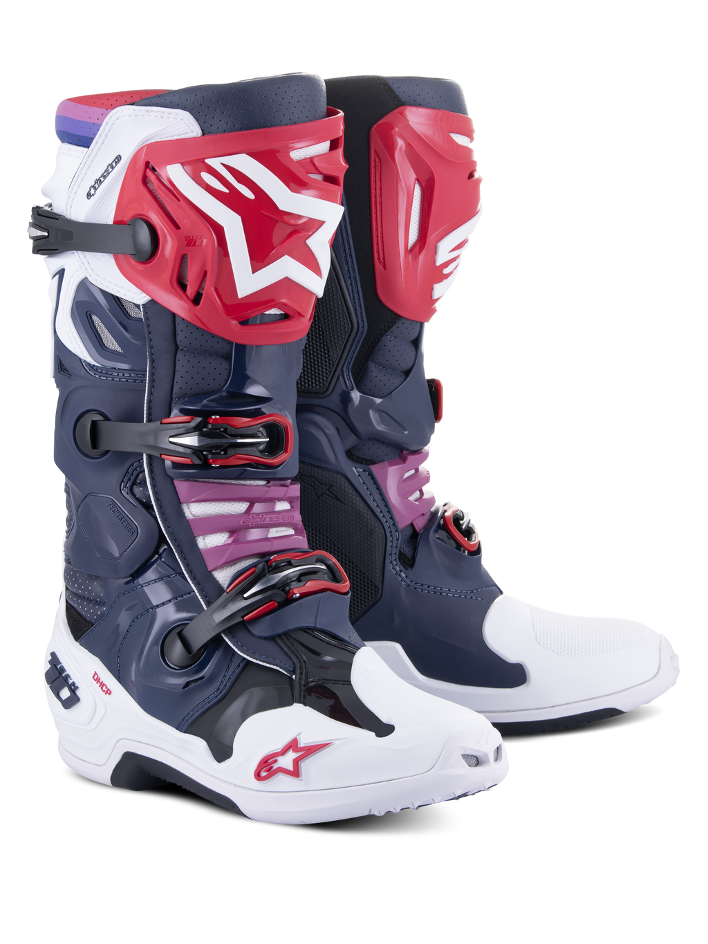 Stivali Alpinestars Tech 10 Supervented, stivali da motocross, Night Navy White Rainbow, con placche tibiali rosse e logo a stella bianco, molteplici fibbie nere e pannelli in mesh traforato per un elevato flusso d'aria