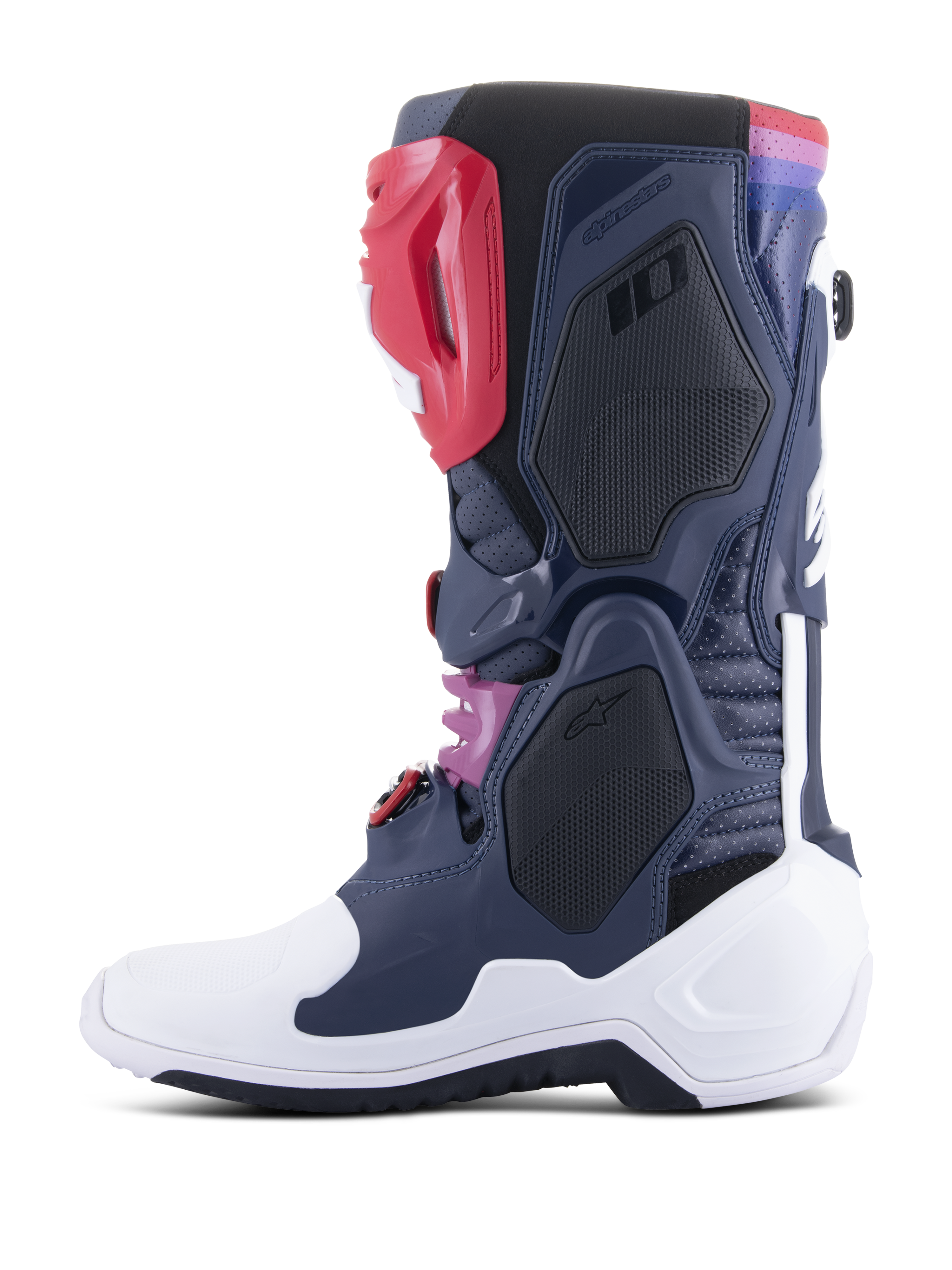 Stivali Alpinestars Tech 10 Supervented, stivali da motocross, Night Navy White Rainbow, vista laterale con pannelli in rete ventilata, scocca protettiva bianca e accenti colorati, calzature da fuoristrada ad alte prestazioni