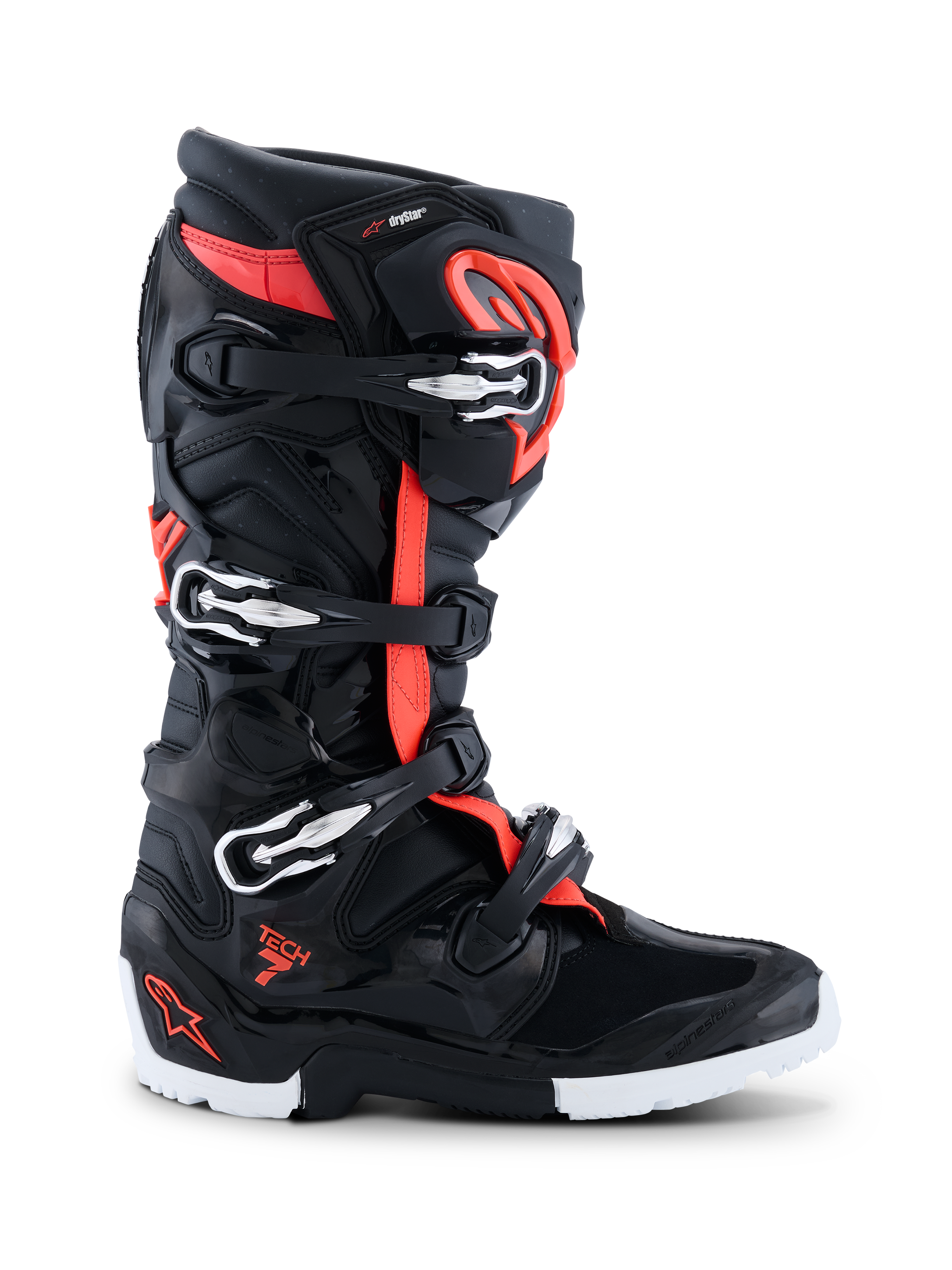 Stivali Alpinestars 2026 Tech 7 Enduro Drystar®, calzature da motocross ed enduro, nero rosso fluo e bianco, profilo laterale che mostra quattro fibbie argento e nere, scocca rinforzata in TPU e suola robusta bianca e nera specifica per l'enduro, con branding Drystar e logo Tech 7
