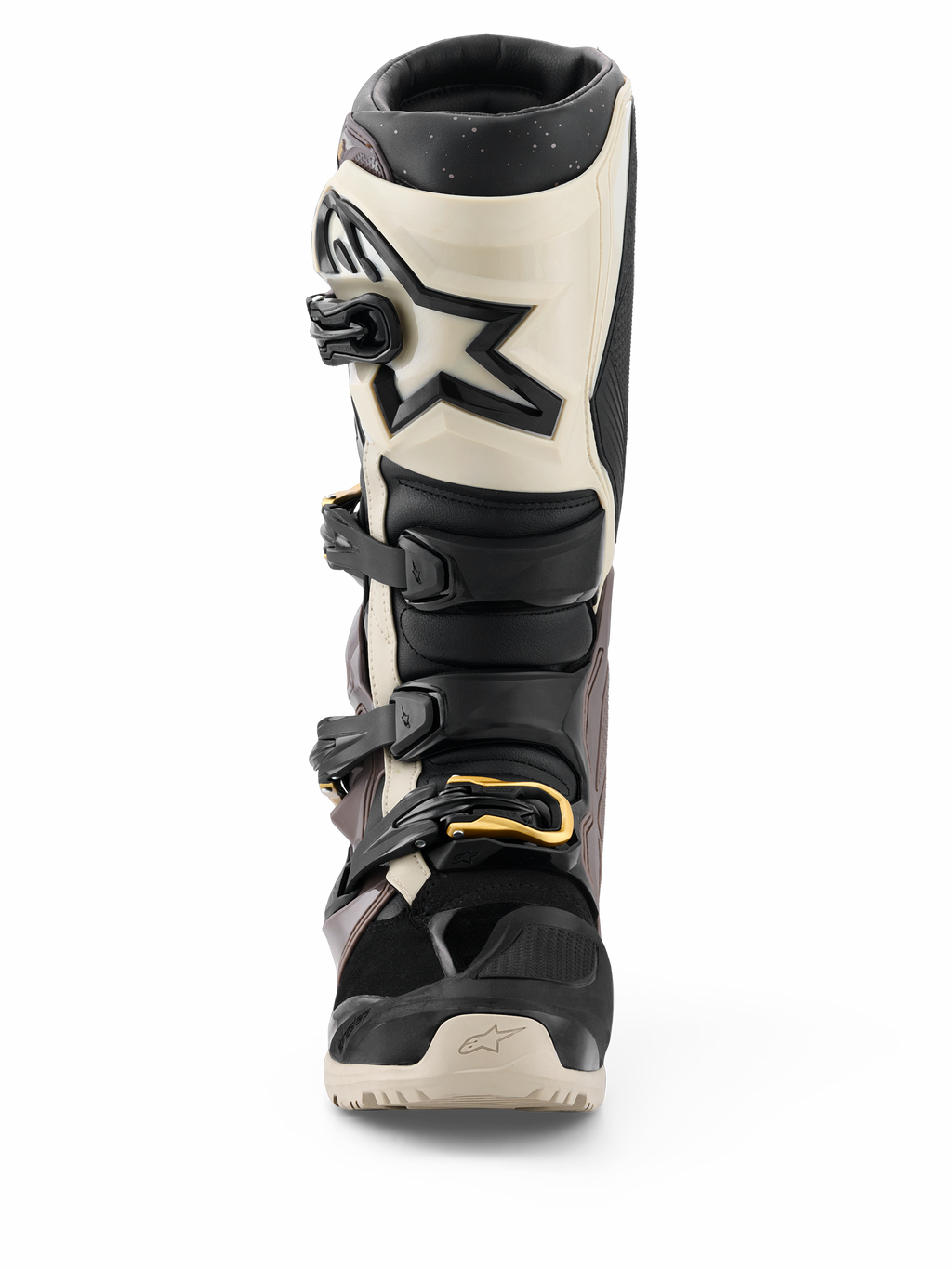 Stivali Alpinestars 2026 Tech 7 Enduro Drystar®, nero, grigio scuro e oro, stivali da moto fuoristrada impermeabili, vista frontale con sistema di chiusura a fibbie multiple con accenti dorati, protezione per lo stinco in TPU e design con logo a stella