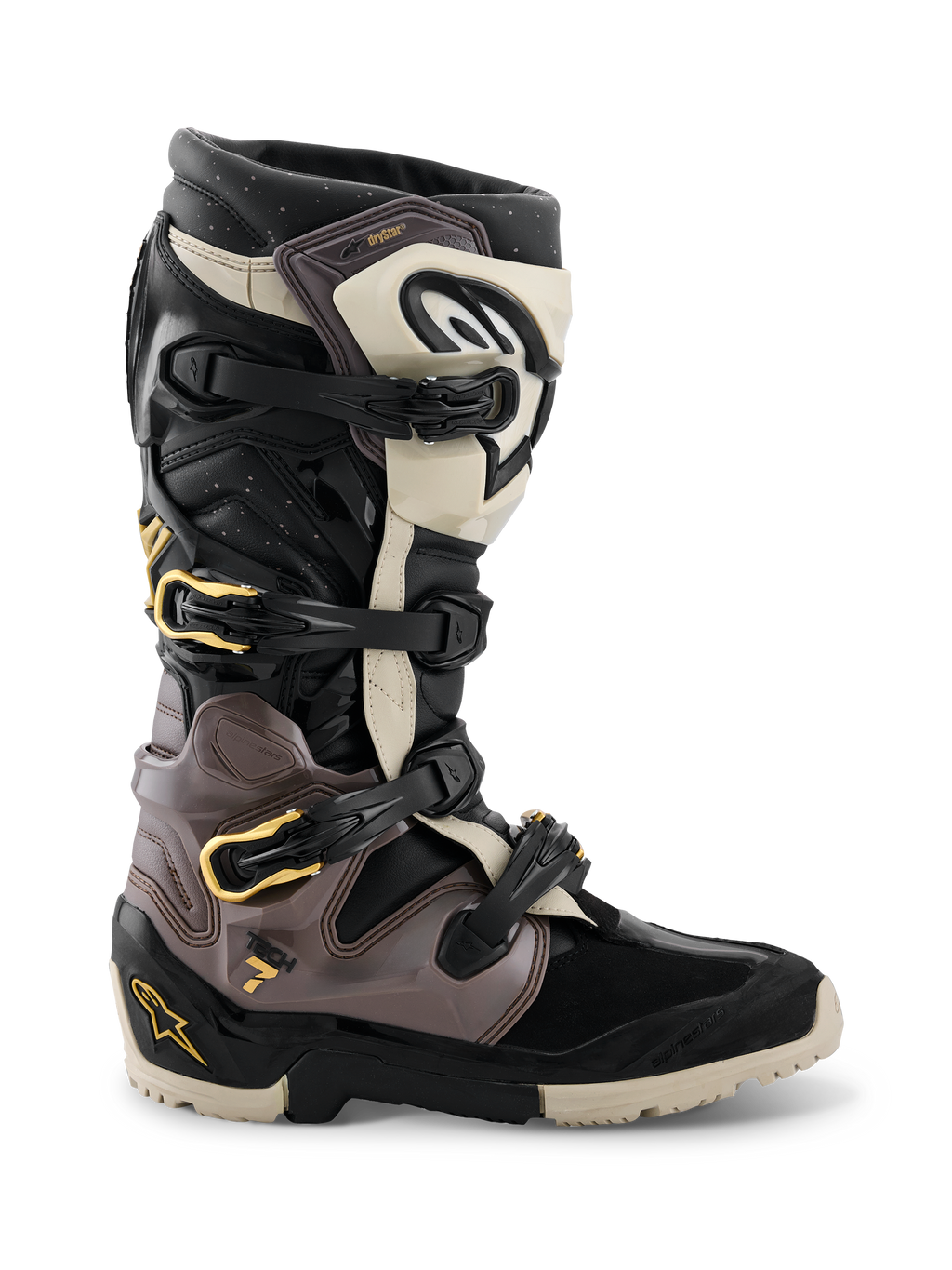 Stivali Alpinestars 2026 Tech 7 Enduro Drystar®, stivali da motocross ed enduro, nero, grigio scuro e oro, caratterizzati da un sistema di chiusura multi-fibbia con accenti dorati, suola robusta a doppia mescola e pannelli protettivi in TPU resistente, calzature professionali per la guida fuoristrada