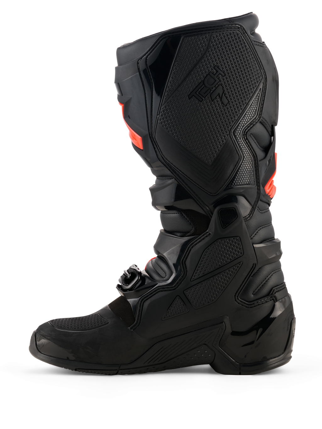 Stivali Alpinestars Tech 7, stivali da motocross, nero con accenti rosso fluo, vista di profilo del lato mediale con protezioni in TPU, sistema a fibbie e pannelli grip testurizzati per prestazioni fuoristrada