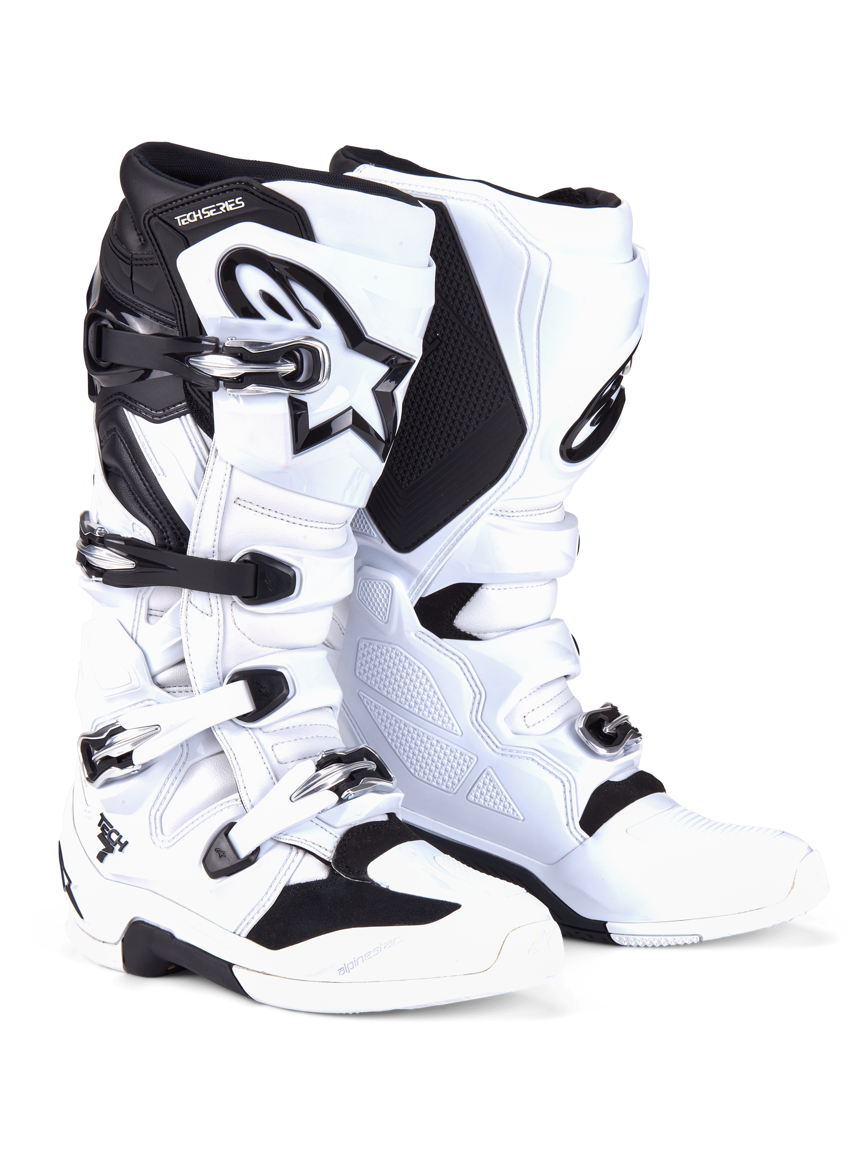 Alpinestars Tech 7 Boots, stivali da motocross, bianco e nero, con sistema di chiusura a quattro fibbie e componenti argento e nero, logo Alpinestars in evidenza sullo stinco, pannelli in TPU rinforzato per protezione fuoristrada