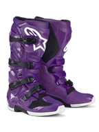 Stivali Alpinestars Tech 7, stivali da motocross, viola, con fibbie nere e un grande logo Astars bianco, design protettivo ad alte prestazioni con chiusura a quattro cinturini e guscio in TPU resistente per gare fuoristrada