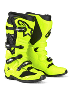 Stivali Alpinestars Tech 7 Motocross, giallo fluo e nero, con sistema di chiusura a quattro fibbie, calotta protettiva in TPU, logo Astars nero sullo stinco e suola robusta in doppia mescola per corse fuoristrada