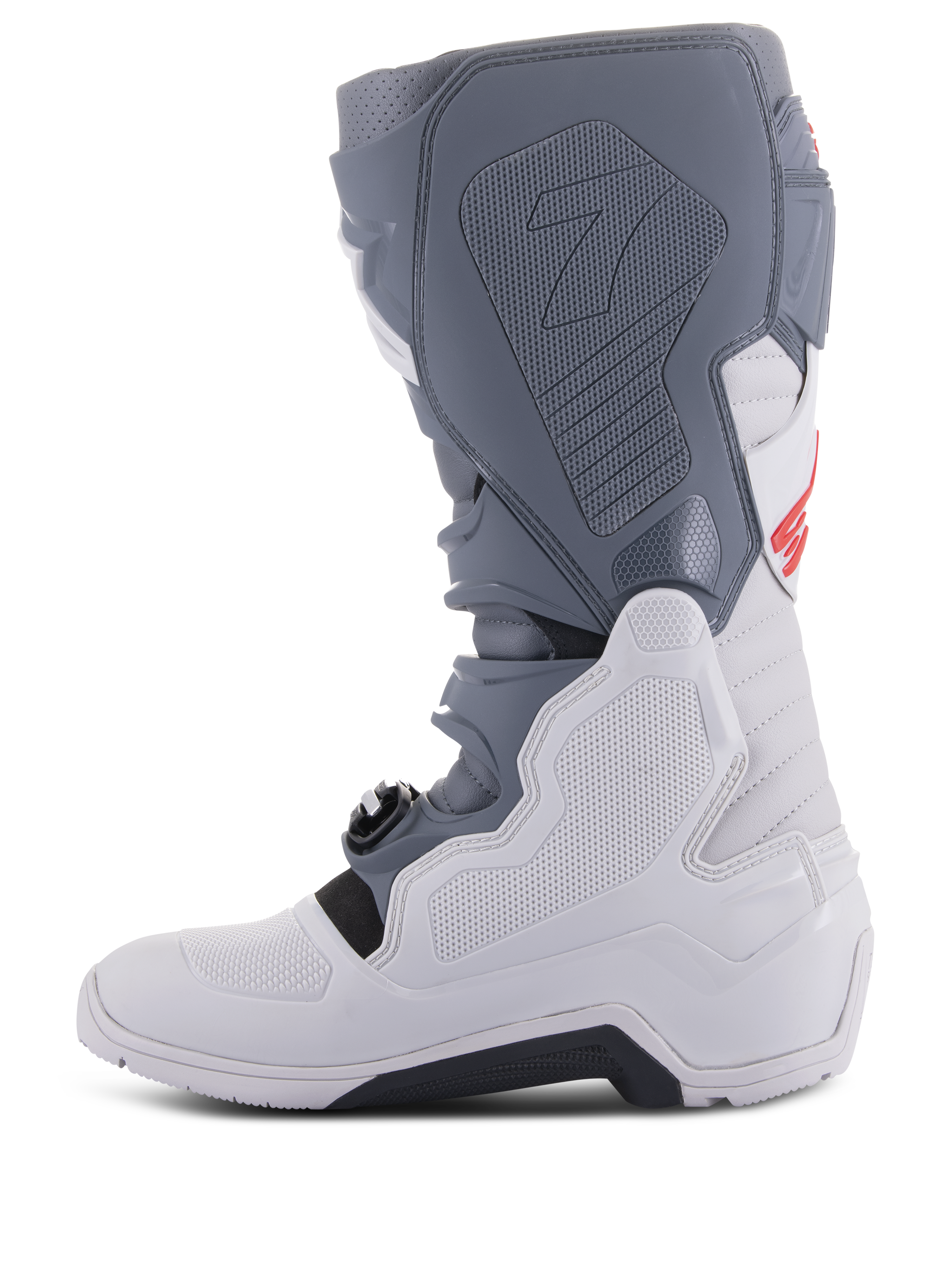 Stivali Alpinestars Tech 7 Enduro, Grigio Chiaro, Grigio Scuro e Rosso Brillante, vista laterale di profilo, con pannelli protettivi in TPU, innovativo sistema di chiusura a fibbia e suola in mescola robusta per prestazioni fuoristrada