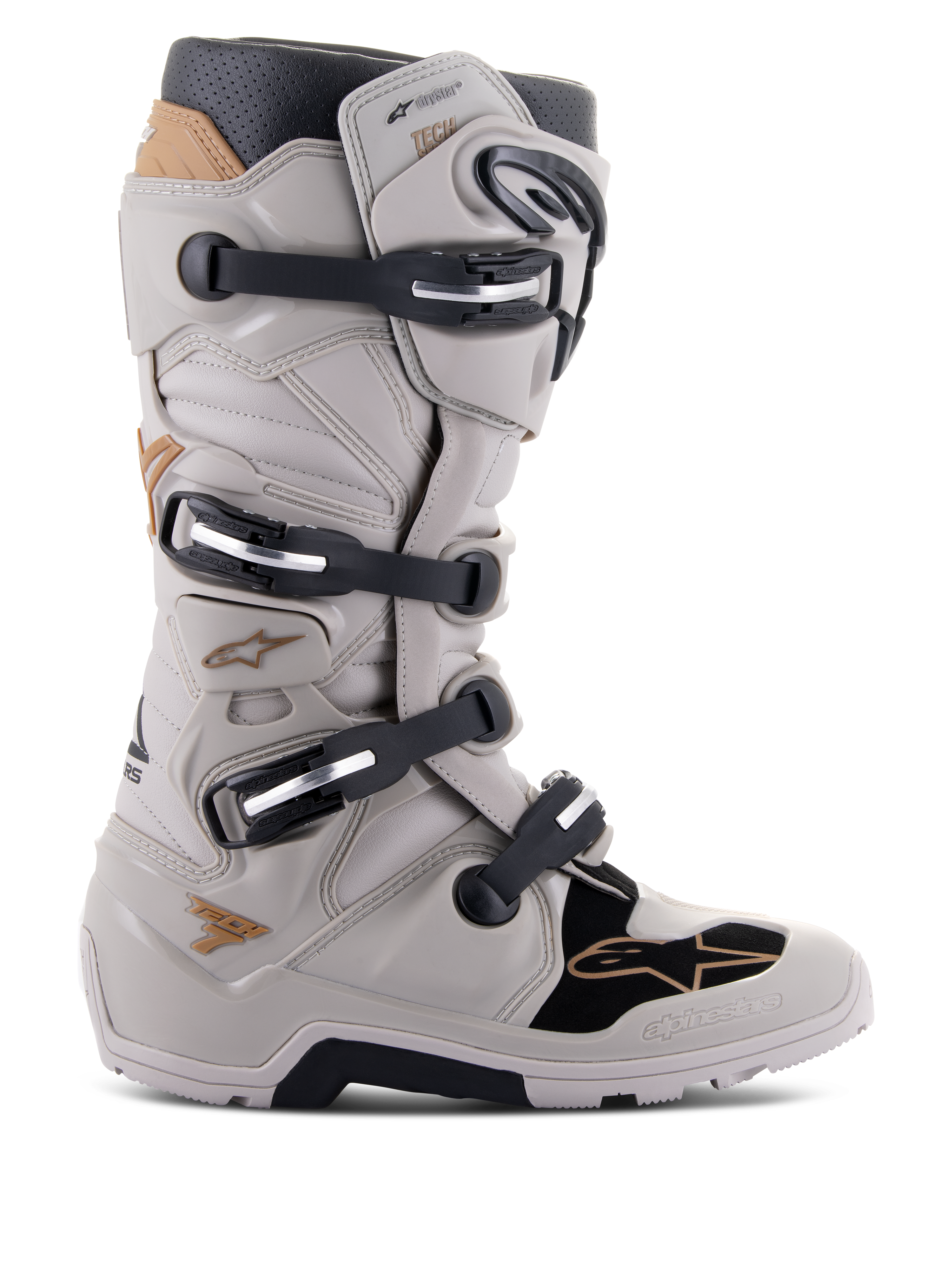 Alpinestars Tech 7 Enduro Drystar Boots, stivali da moto enduro impermeabili, grigio sabbia e nero con dettagli oro, sistema di chiusura a quattro fibbie, piastre di protezione in TPU, suola robusta per aderenza off-road