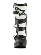Stivali Alpinestars Tech 3, stivali da motocross, nero e bianco, vista frontale con piastra tibiale in TPU bianco, logo a stella nero e chiusure a fibbia bianche, calzatura durevole per fuoristrada