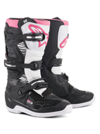 Stivali Alpinestars Stella Tech 3, stivali da motocross da donna, nero, bianco e rosa, con placca tibiale bianca e logo Alpinestars rosa, struttura nera con zone di flessione bianche e chiusura a tre fibbie