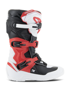 Stivali Alpinestars Youth Tech 3S, stivali da motocross, bianco, nero e rosso acceso, vista laterale, con sistema di chiusura a fibbie multiple, piastra tibiale rinforzata e suola bianca resistente, equipaggiamento protettivo da fuoristrada per ragazzi
