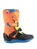 Alpinestars Kids Tech 3S Boots, stivali da motocross per ragazzi, arancione fluo, blu smalto e giallo fluo, con piastra tibiale protettiva in TPU, cinturini a strappo regolabili e resistente suola in gomma blu, progettati per corse fuoristrada.