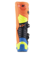 Stivali Alpinestars Tech 5, stivali da motocross, arancione fluo, blu smalto e giallo fluo, vista posteriore con zone di flessione a soffietto, resistente protezione del polpaccio in polimero e design a pannelli multicolore per gare fuoristrada