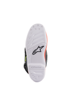Stivali Alpinestars Youth Tech 7S, stivali da motocross, grigio scuro, rosso fluorescente e giallo fluorescente, vista della parte inferiore della suola che mostra la gomma bianca ad alta aderenza con logo Astars nero, costruzione resistente per la guida fuoristrada