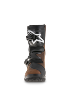 Alpinestars Belize Drystar® Boots, stivali adventure touring, marrone oliato e nero, vista frontale con placca tibiale in TPU e logo a stella bianco, sistema di chiusura a doppia fibbia e suola testurizzata robusta