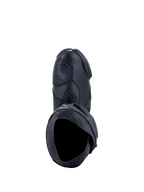 Stivali Alpinestars Supertech R, stivali da moto racing, colore nero, vista dall'alto che mostra l'apertura interna, la protezione cambio e la tomaia sintetica testurizzata, design professionale per competizioni
