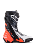 Stivali Alpinestars Supertech R, calzature da moto racing ad alte prestazioni, nero, rosso fluo, bianco e grigio, vista di profilo con placca tibiale in TPU e slider punta, design aerodinamico con loghi evidenti per uso in pista e su strada.