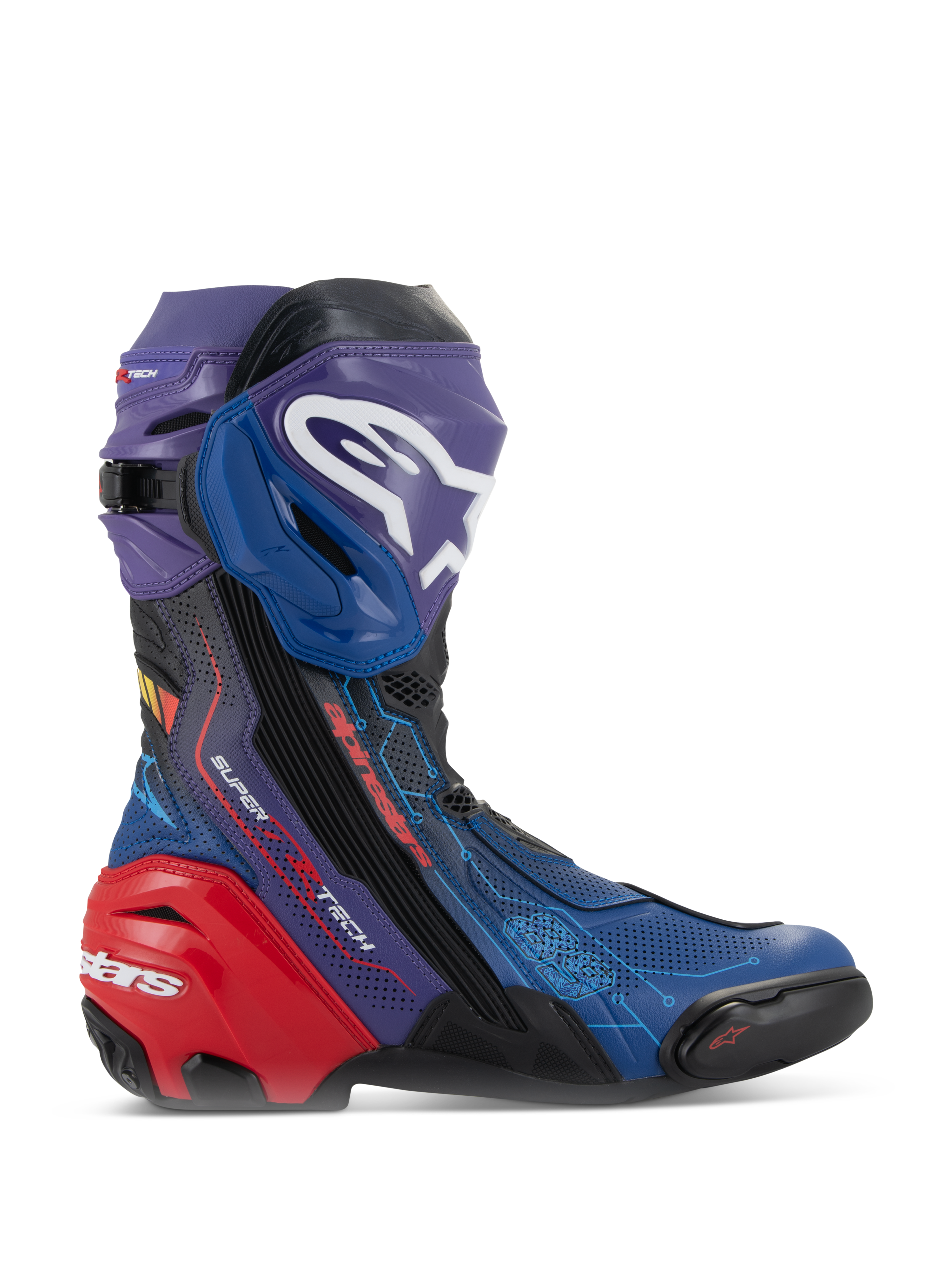 Alpinestars Supertech R LE Martinator R01 Vented, stivali da moto racing ad alte prestazioni, vivace colorazione blu, viola e rossa, caratterizzati da una tomaia in microfibra traforata, prominente logo Alpinestars bianco sulla placca tibiale e protezione del tallone rossa rinforzata