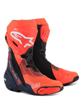 Alpinestars Supertech R Vented MM93 Replica Boots, stivali da moto racing ad alte prestazioni in rosso fluo, blu scuro e nero, caratterizzati dal marchio "93", materiale traforato per la ventilazione e saponette protettive integrate.