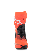 Stivali Alpinestars Supertech R Vented MM93 Replica, stivali da moto racing, rosso fluo, blu scuro e nero, vista frontale che mostra la ventilazione in mesh, logo Alpinestars bianco e costruzione in microfibra resistente