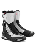 Stivali Alpinestars SP-X BOA, stivali da moto sport touring di media altezza, nero e argento, con sistema di chiusura laterale BOA Fit System, pannelli in mesh Rideknit e protezioni in TPU su punta e tallone, design sportivo con loghi Alpinestars
