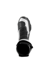 Stivali Alpinestars SP-X BOA, nero e argento, vista dall'alto dell'apertura superiore e della linguetta in mesh, stivali da moto sportivi eleganti di media altezza con costruzione in microfibra avanzata e Rideknit