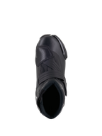 Stivali Alpinestars Stella SMX-1 R V2 da donna, scarpa tecnica da moto a profilo basso in nero, vista dall'alto che mostra l'apertura per il piede, il cinturino sul collo del piede e il rinforzo per il cambio in TPU testurizzato, elegante costruzione in microfibra
