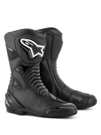 Stivali Alpinestars SMX S Waterproof in nero, stivali alti da moto con zone flessibili a soffietto, logo Alpinestars bianco sulla protezione tibiale in TPU, pad del cambio rinforzati e slider della punta sostituibili, progettati per lo sport-touring e la guida su strada in ogni condizione climatica