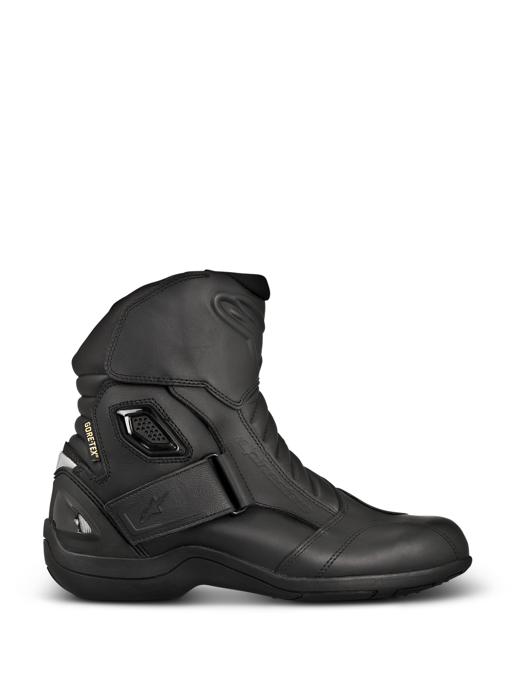 Alpinestars New Land GORE-TEX Boots, stivali da moto touring neri, profilo laterale in pelle pieno fiore, cinturino in velcro sulla caviglia, marchio GORE-TEX e tallone rinforzato per una protezione impermeabile.