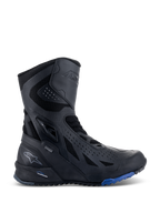 Alpinestars RT-8 GORE-TEX Boots, stivali da moto touring, nero con dettagli blu sulla suola, design tecnico alto con tomaia in microfibra e tessuto, perforazioni triangolari, logo GORE-TEX e suola robusta