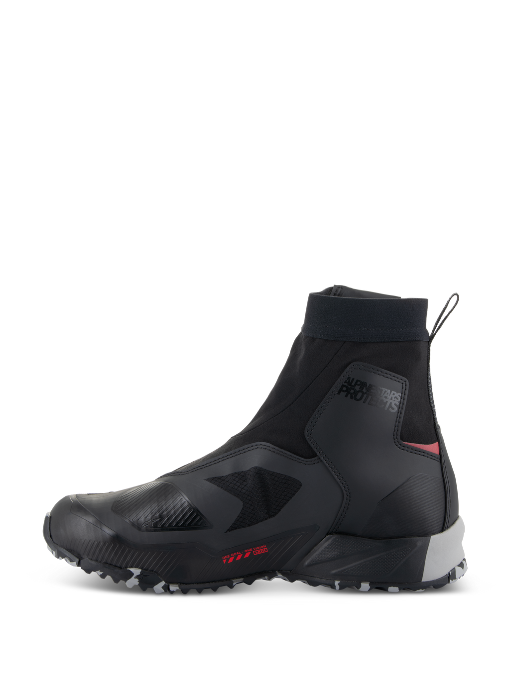 Alpinestars CR-8 GORE-TEX Shoes, scarpe da moto impermeabili, nero, grigio medio e rosso brillante, vista di profilo con tomaia in tessuto nero, colletto elasticizzato alto, marchio 'ALPINESTARS PROTECTS' sulla caviglia, supporto del tallone grigio e accenti rosso brillante.