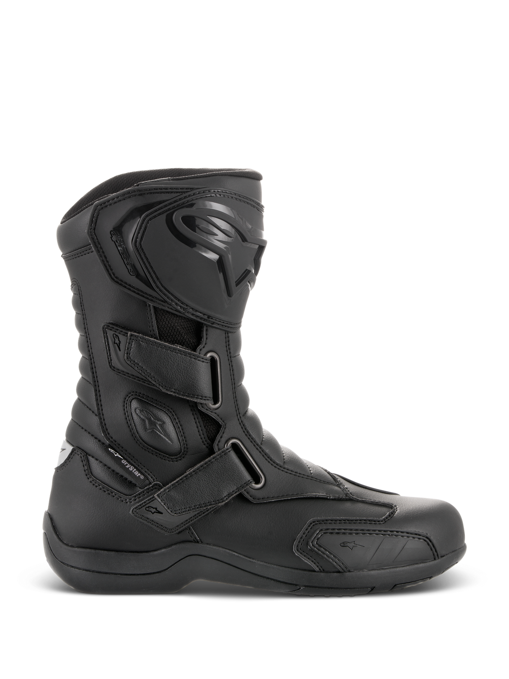 Stivali Alpinestars Radon Drystar®, stivali da moto touring impermeabili neri, vista di profilo laterale con tre cinghie regolabili a strappo, placca parastinchi protettiva in TPU con logo Alpinestars, protezione della caviglia rinforzata e suola vulcanizzata resistente