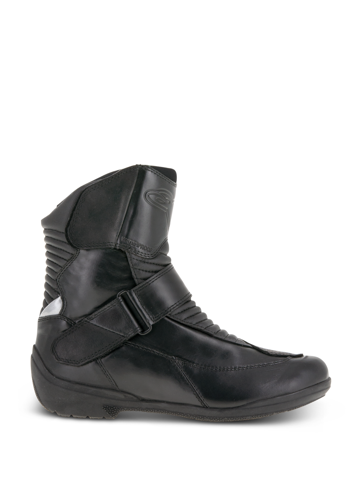 Alpinestars Stella Valencia Waterproof, stivali da moto touring da donna, neri, vista laterale, costruzione in pelle con zone di flessione a soffietto anteriori e posteriori, cinturino con fibbia sul collo del piede e suola in gomma testurizzata.