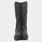 Alpinestars Origin Drystar® Boots, stivali da moto touring neri, vista frontale con zone flessibili a soffietto, logo impresso sullo stinco, costruzione in microfibra resistente e protezione cambio sintetica