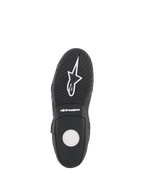 Alpinestars Fastback 2 Drystar® Waterproof Shoes, scarpe da moto, nero e bianco, vista della suola con battistrada in gomma testurizzata, motivo ad aderenza esagonale e logo Alpinestars bianco