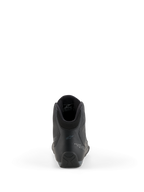 Scarpe Alpinestars Celer, scarpe da moto, nero e grigio scuro, vista posteriore che evidenzia il tallone rinforzato, il collarino della caviglia e il branding discreto, costruzione in microfibra tecnica per piloti sportivi e da corsa