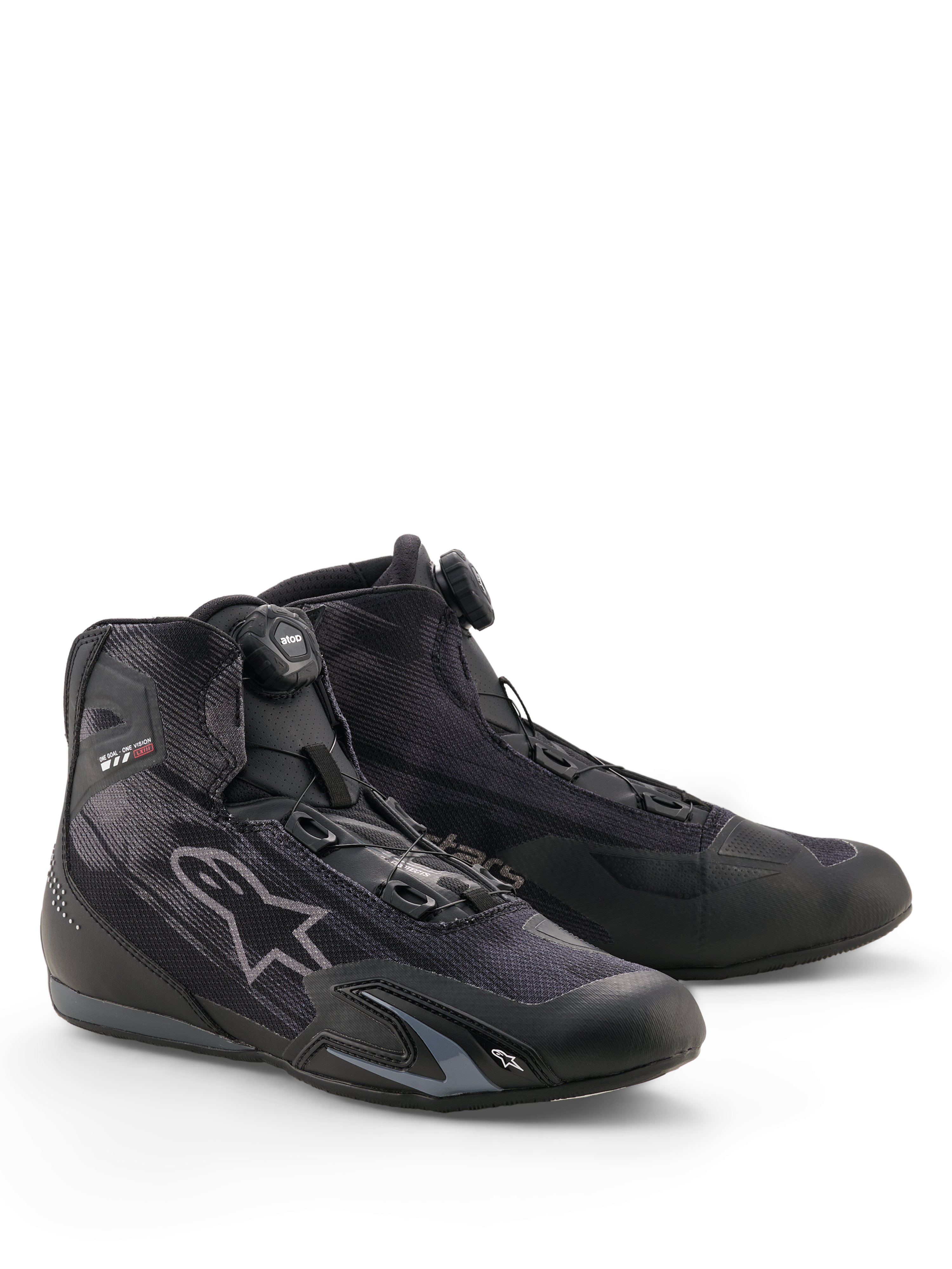 Scarpe Alpinestars Celer Superair, scarpe da moto, nero e grigio scuro, con sistema di chiusura a rotore, tomaia in tessuto ad alto flusso d'aria, profilo sportivo con marchio Alpinestars, progettate per la guida in climi caldi.