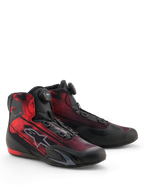 Scarpe Alpinestars Celer Superair, scarpe da moto sportive, nero e rosso brillante, con sistema di chiusura Rotor Alpinestars e tomaia in tessuto traforato traspirante, design aerodinamico con rinforzi in TPU e suola con grip testurizzato